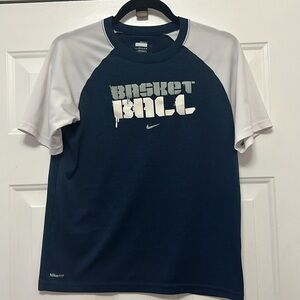 Nike Basketball Shirt Size Medium Short Sleeve Blue